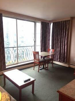 Tropicana Suite Hotel Vancouver Exterior photo