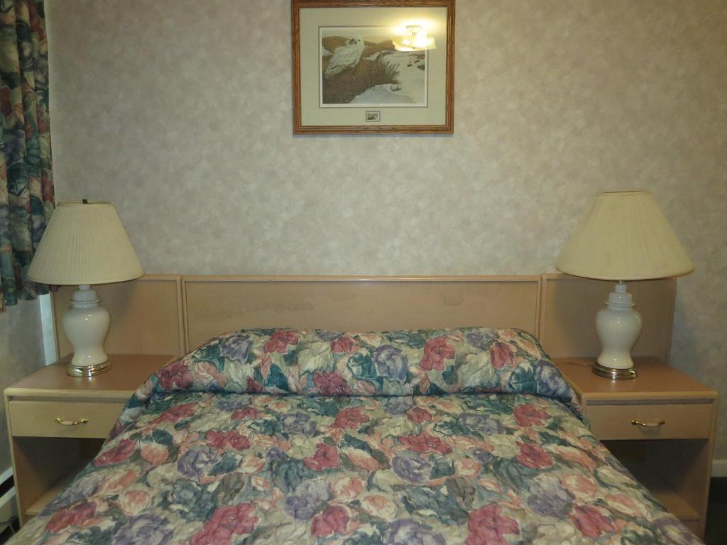 Tropicana Suite Hotel Vancouver Room photo